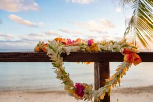 Hawaiian wedding lei